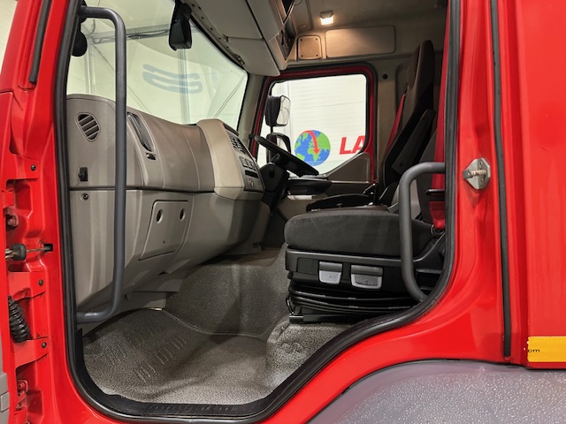 DAF LF 250 Sleeper Cab Curtainsider