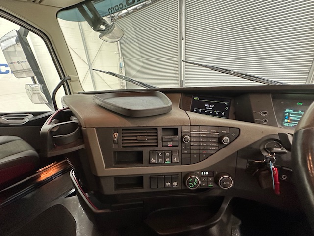 Volvo FH 500 Euro 5 6×2 Midlift Tractor Unit