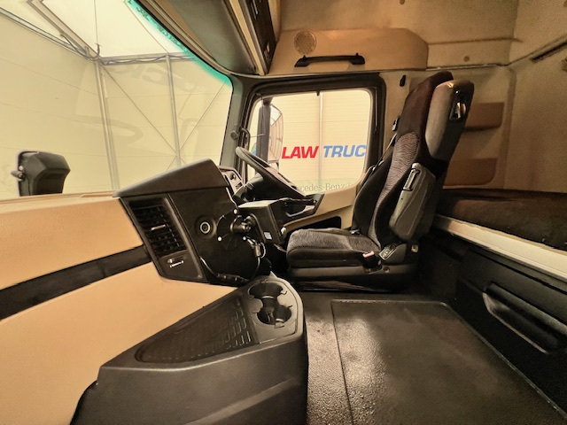 Mercedes Actros 2530 Rear Lift Sleeper Cab Curtainsider