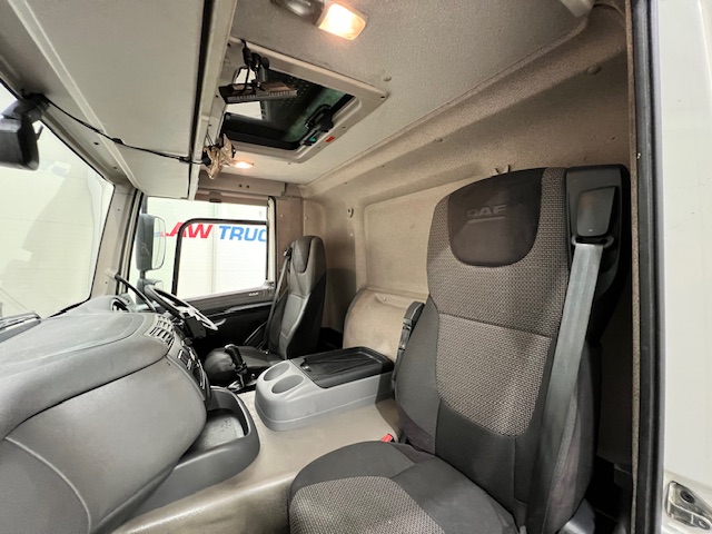 DAF CF 290 6×2 Rear Steer Fridge Box