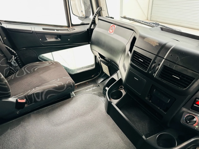 Iveco Stralis 310 AT 6×2 Fridge Box Van