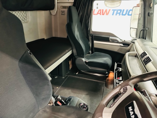 MAN TGX 26.440 6×2 Midlift Tractor Unit