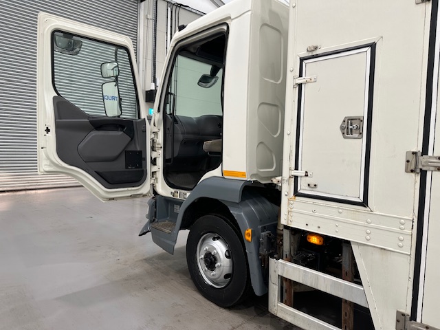 DAF LF45 140 4×2 Mobile Workshop Compressor