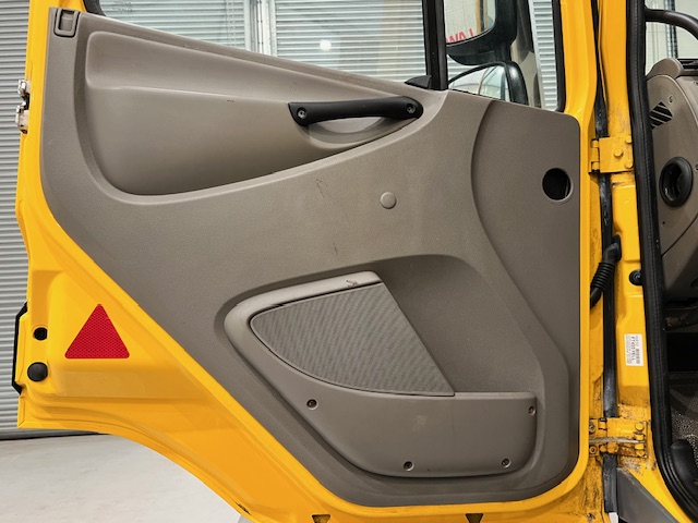 DAF CF75 310 6×4 Day Cab Gritter