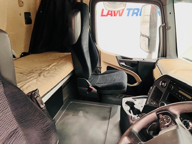 Mercedes Actros 1830 Sleeper Cab Curtainsider