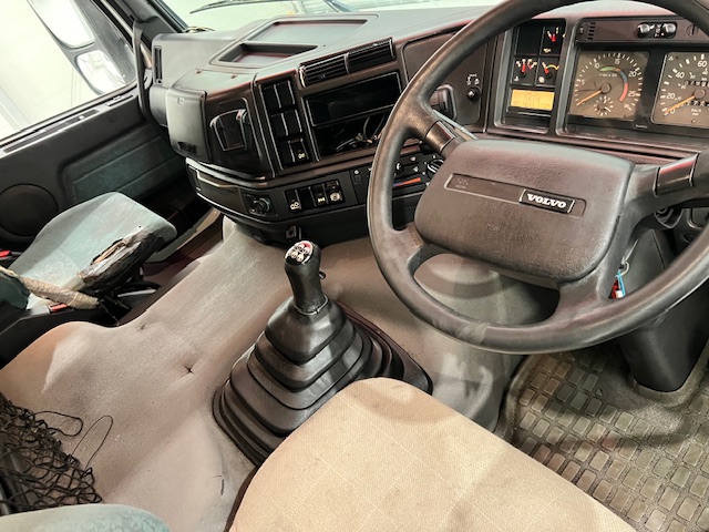 Volvo FM12 380 6×2 Midlift Tractor Unit Manual