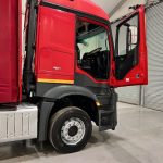 Mercedes Actros 2533 6×2 Sleeper Cab Curtainsider - thumbnail