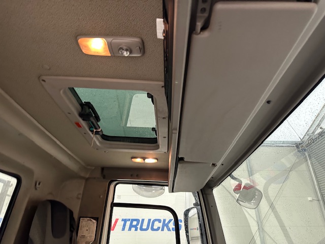 DAF CF75 310 6×4 Steel Tipper Grab Manual