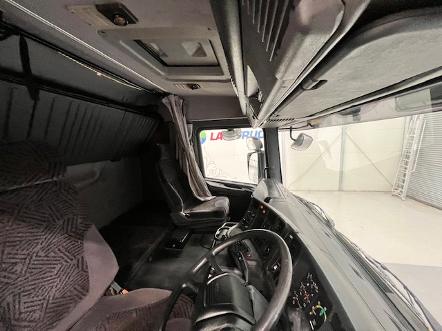 Scania R94 220 4×2 Sleeper Cab Box Van Manual