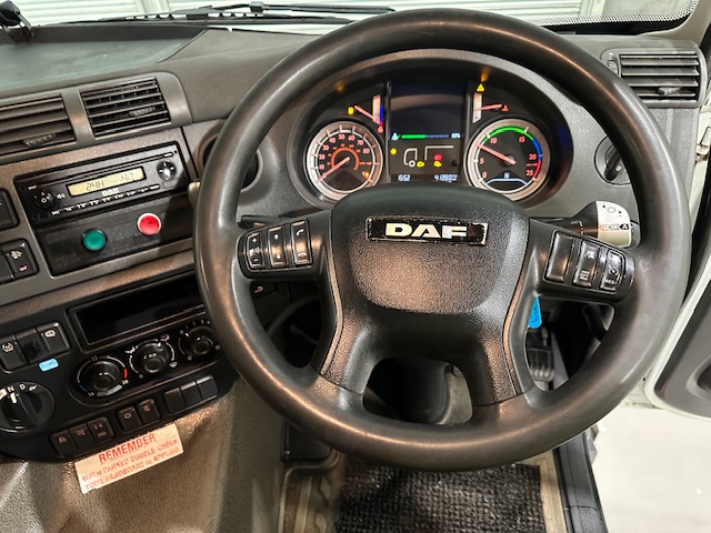 DAF CF 330 Rear Lift Day Cab Fridge Box