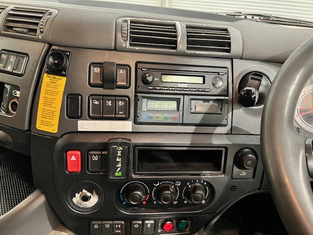 DAF CF 290 6×2 Rear Steer Fridge Box