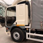 DAF CF75 310 Rear Lift Sleeper Cab Curtainsider - thumbnail