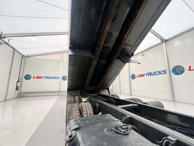 Scania P370 8×4 Rest Cab Tipper Manual