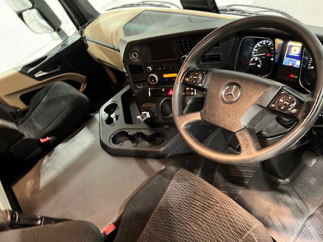 Mercedes Actros 1824 Sleeper Cab Curtainsider