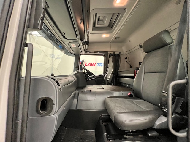 Scania P250 4×2 Sleeper Cab Fridge Box