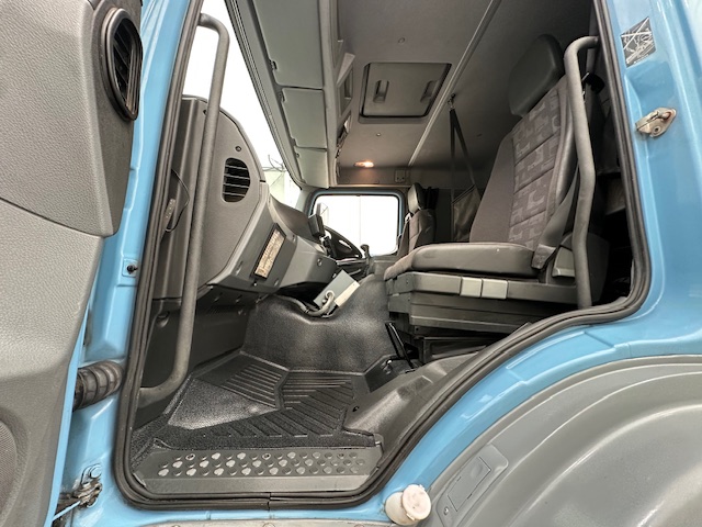 Mercedes Axor 2529 Rear Lift Sleeper Cab Box Van