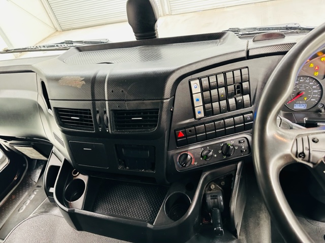 Iveco Stralis 310 AT 6×2 Fridge Box Van