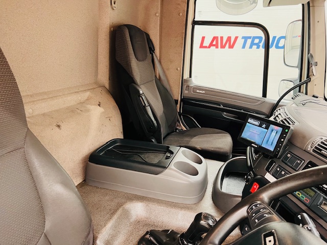 DAF CF 290 6×2 Rear Steer Fridge Box