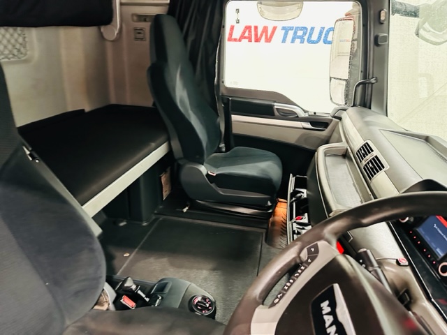 MAN TGX 26.440 6×2 Midlift Tractor Unit