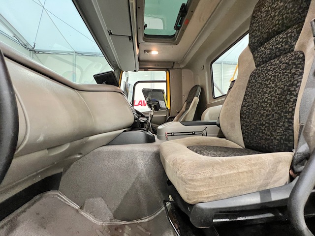 DAF CF75 310 6×4 Day Cab Gritter
