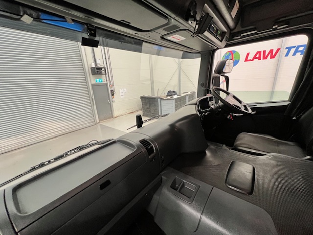 Scania P250 4×2 Sleeper Cab Fridge Box