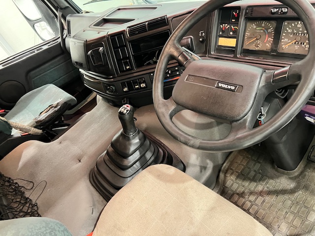 Volvo FM12 380 6×2 Midlift Tractor Unit Manual
