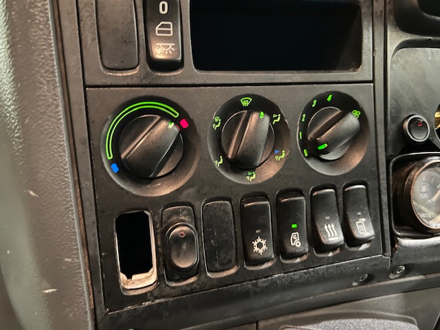 Scania P280 6×2 Rear Lift Day Cab Fridge