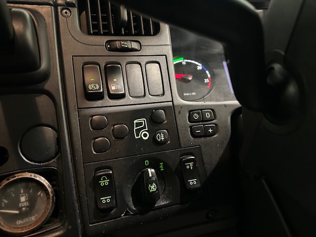 Scania P280 6×2 Rear Lift Day Cab Fridge Box