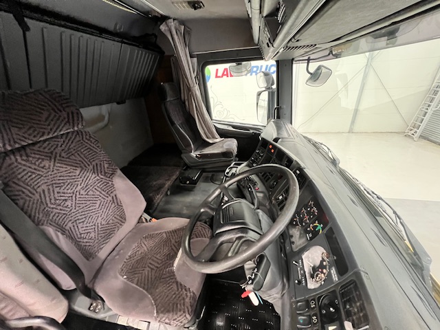 Scania R94 220 4×2 Sleeper Cab Box Van Manual