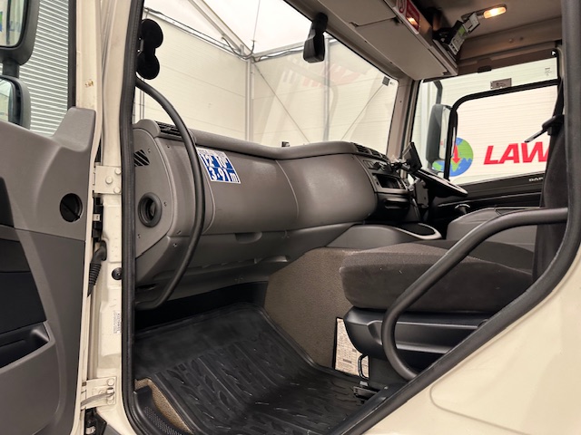 DAF CF 290 6×2 Rear Steer Fridge Box