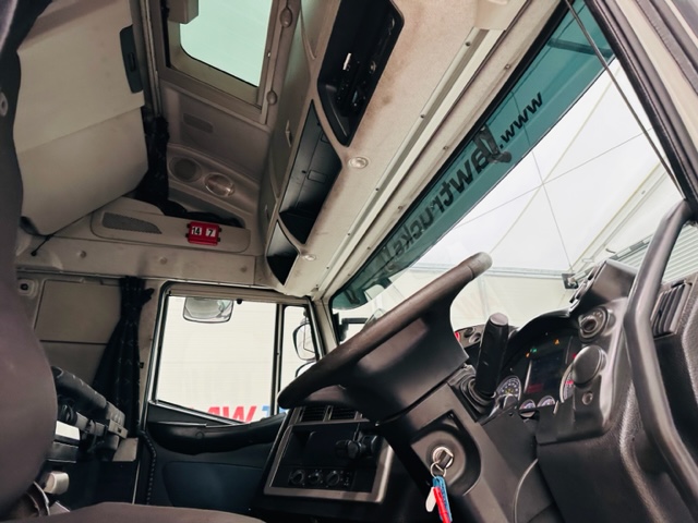 Iveco Stralis 450 4×2 Tractor Unit