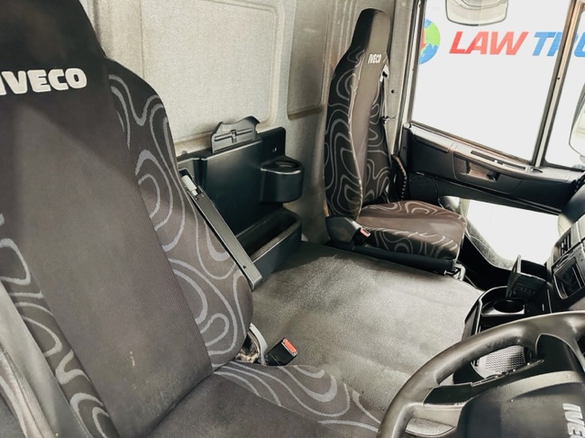 Iveco Stralis 310 Euro 6 6×2 Box Van