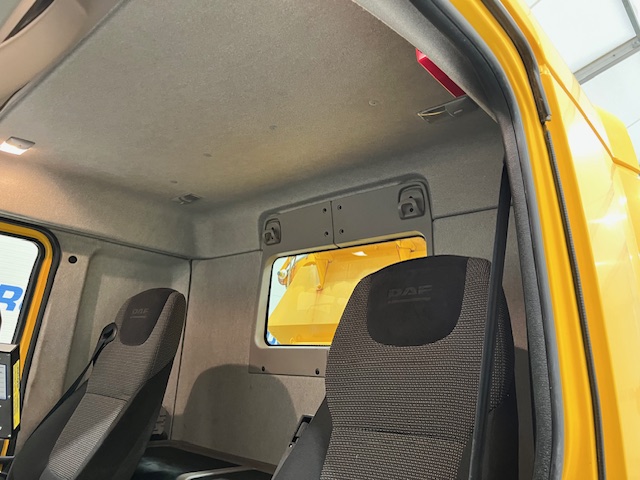 DAF LF 250 4×2 Sleeper Cab Gritter