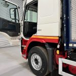 Volvo FM 330 6×2 Rear Lift Sleeper Cab Flatbed - thumbnail