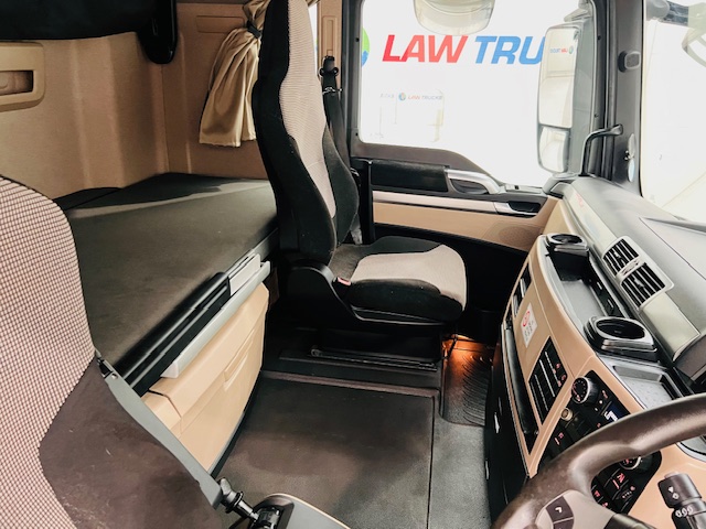 MAN TGX 26.460 6×2 Tractor Unit