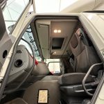 DAF CF 330 6×2 Rear Lift Sleeper Cab Curtainsider - thumbnail
