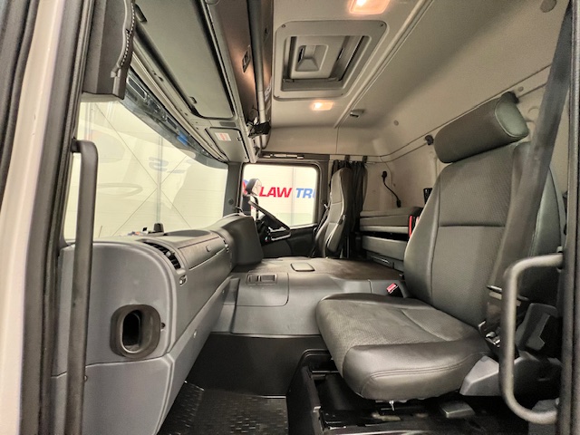 Scania P250 4×2 Sleeper Cab Fridge Box