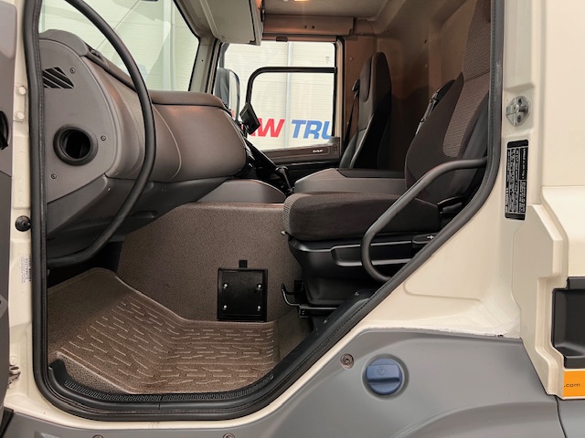 DAF CF 290 6×2 Rear Steer Fridge Box