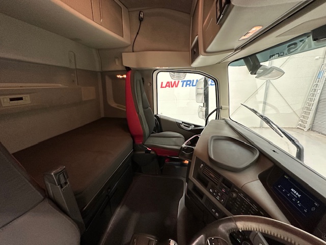 Volvo FH 500 Euro 5 6×2 Midlift Tractor Unit
