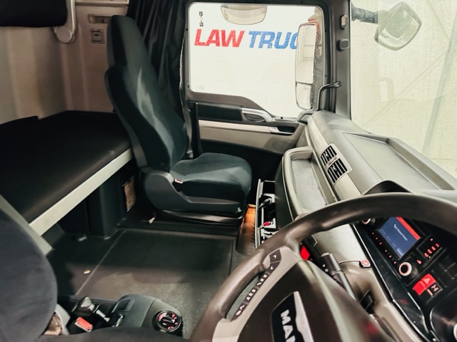 MAN TGX 26.440 6×2 Midlift Tractor Unit