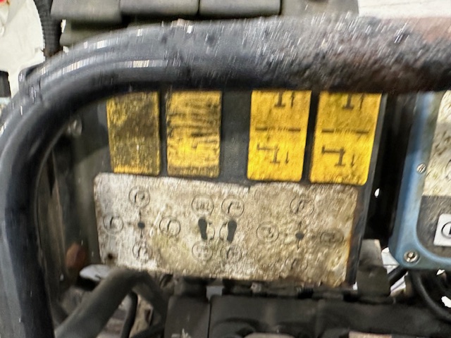Volvo FH 440 6×2 Rear Lift Brick Grab Drawbar