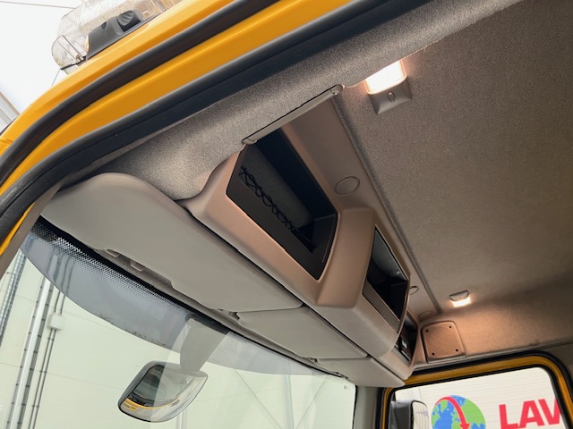 DAF LF 250 4×2 Sleeper Cab Gritter
