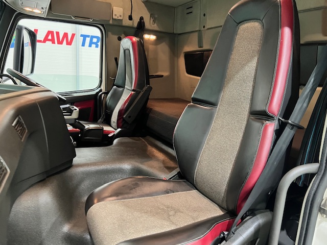 Volvo FM 450 6×2 Midlift Tractor Unit