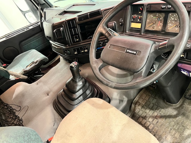 Volvo FM12 380 6×2 Midlift Tractor Unit Manual