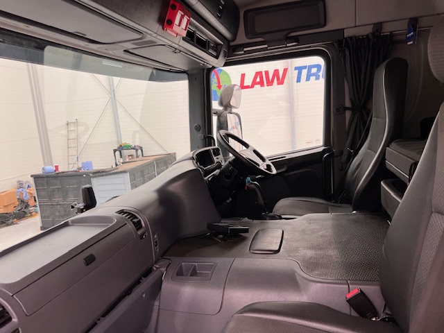 Scania P250 4×2 Sleeper Cab Box Van Manual