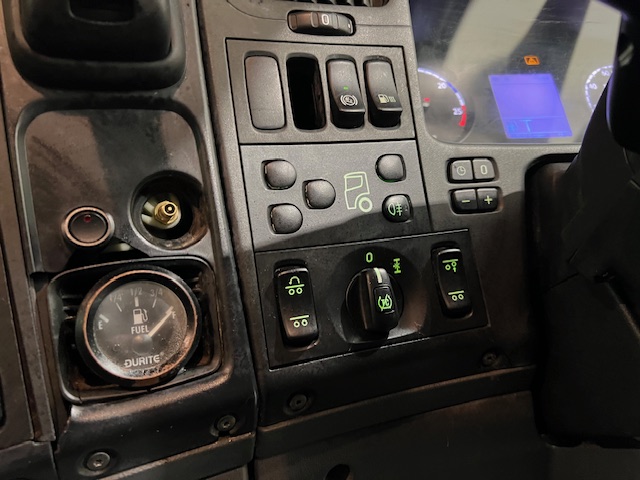 Scania P280 6×2 Rear Lift Day Cab Fridge