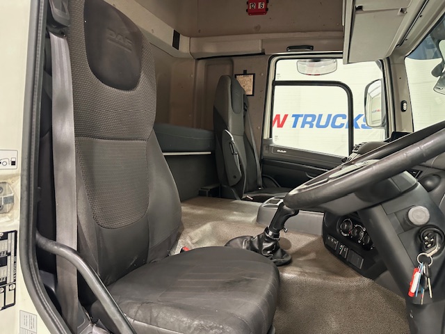 DAF CF 330 6×2 10 Tyre Sleeper Cab Curtainsider