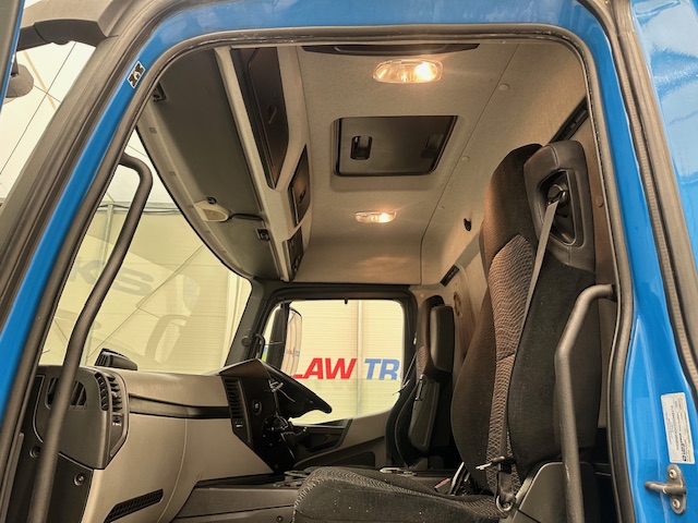 Mercedes Actros 1824 4×2 Day Cab Box Van