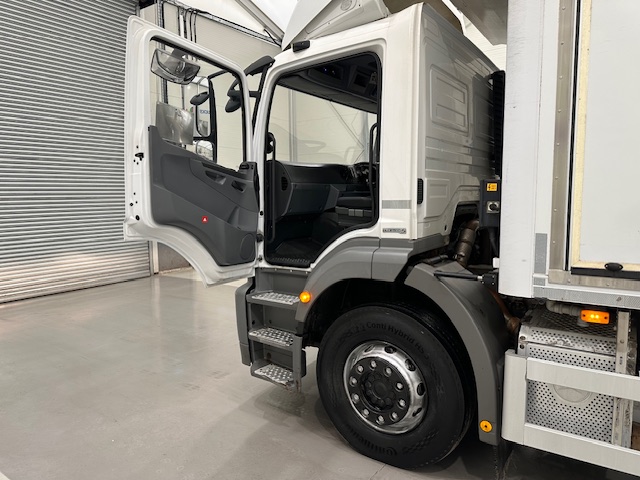 Mercedes Axor 1824 Day Cab Fridge Box