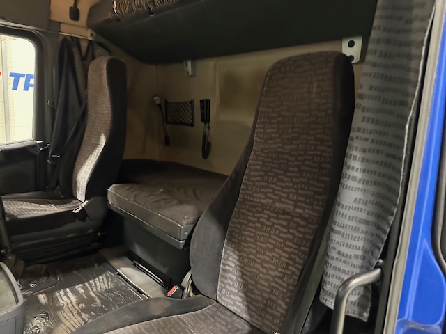 Scania R270 4×2 Sleeper Cab Box Van Manual